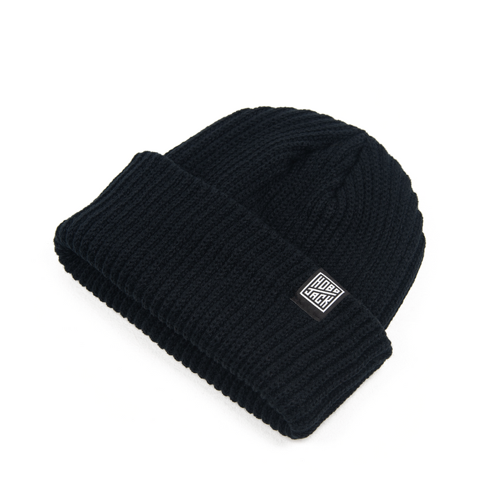 ESSENTIAL LABEL THICK RIBBED BEANIE - BLACK
