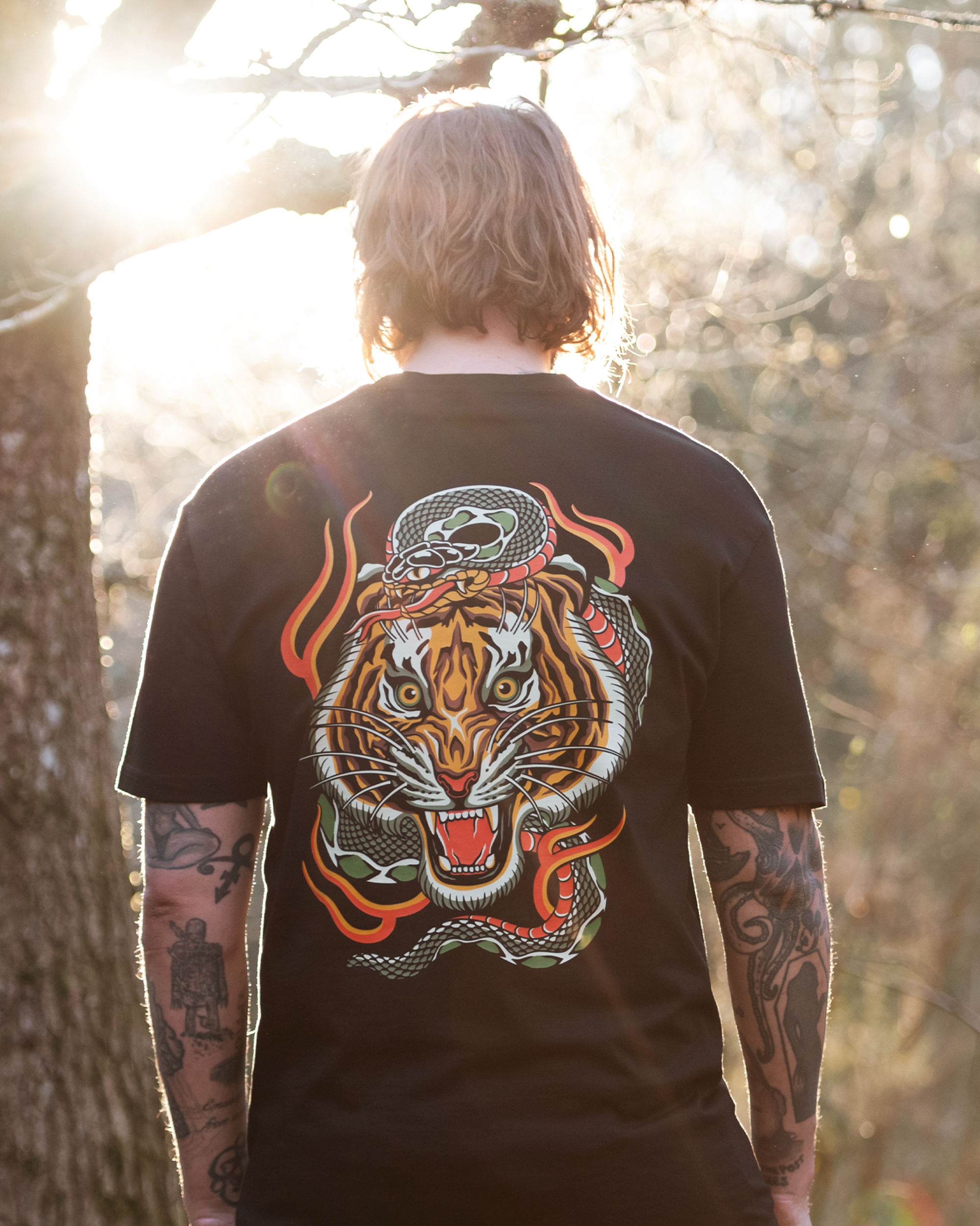 CLAW+FANG - BLACK T-SHIRT