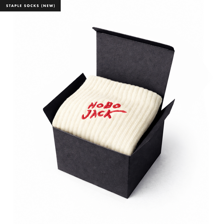 STAPLE SOCKS - ECRU & VALENTINE RED