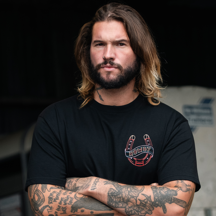 HOWDY NEON - BLACK POCKET T-SHIRT - NEW STAPLE