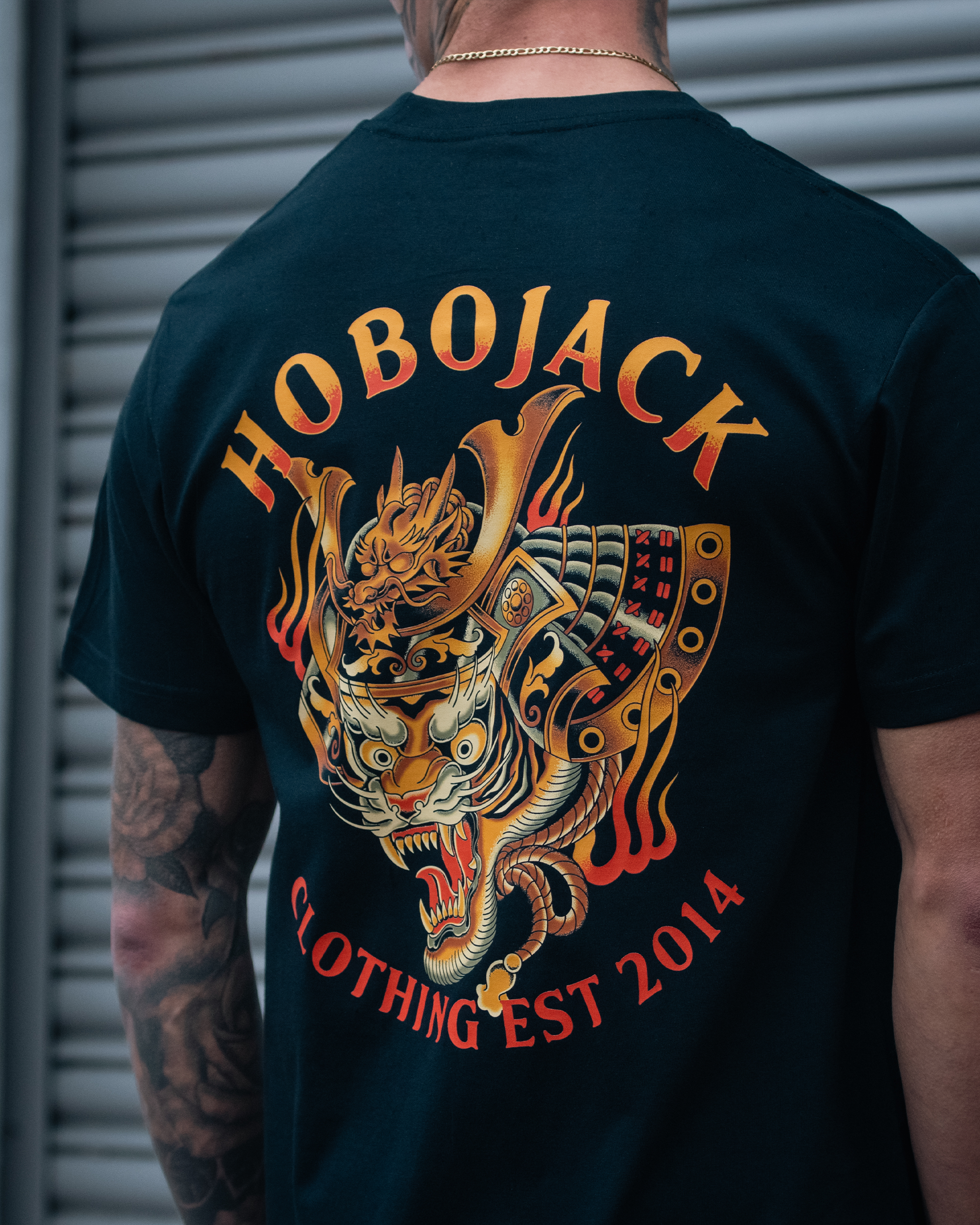 THE WAR MASK - NAVY T-SHIRT