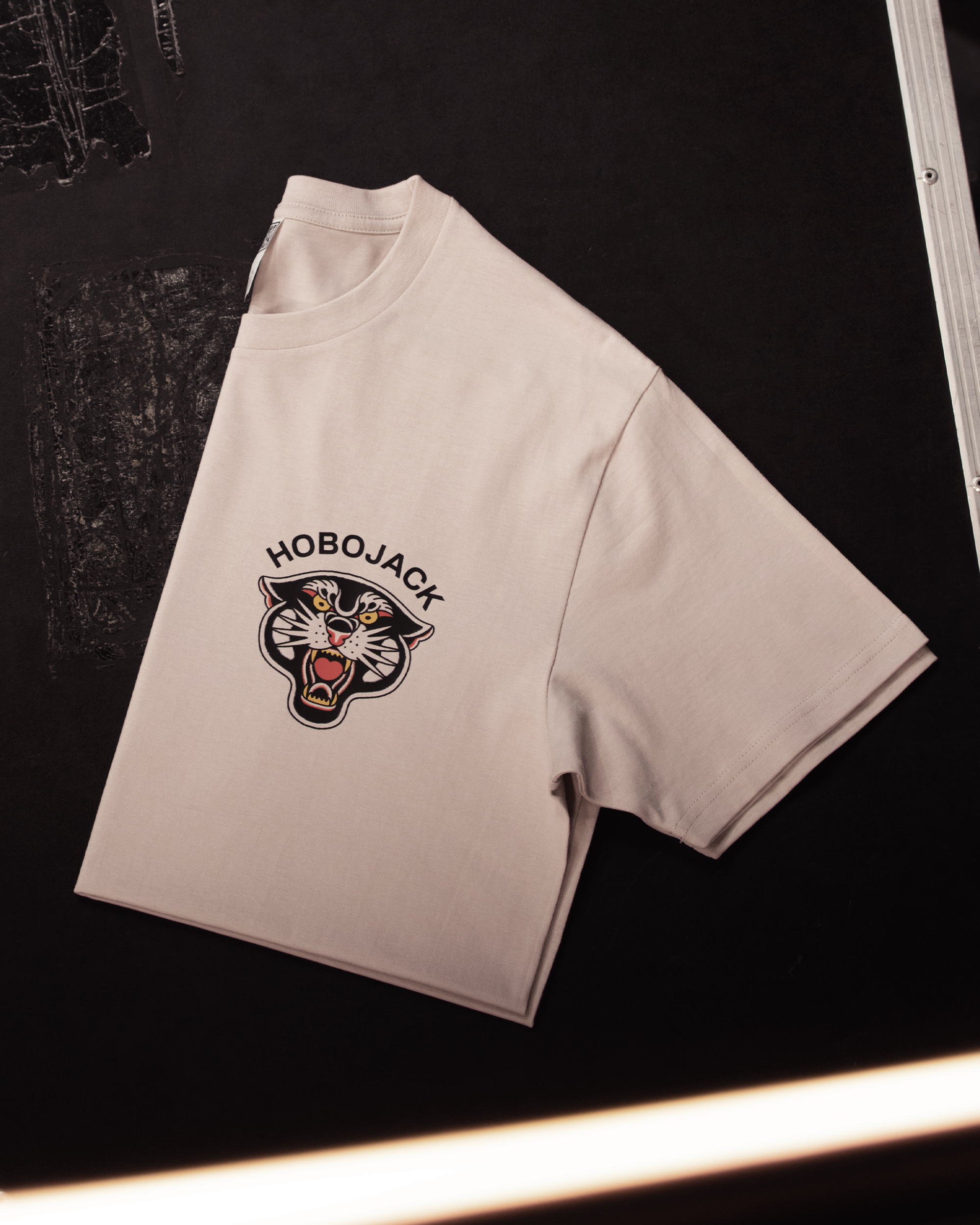 WILD FANG - BONE POCKET T-SHIRT